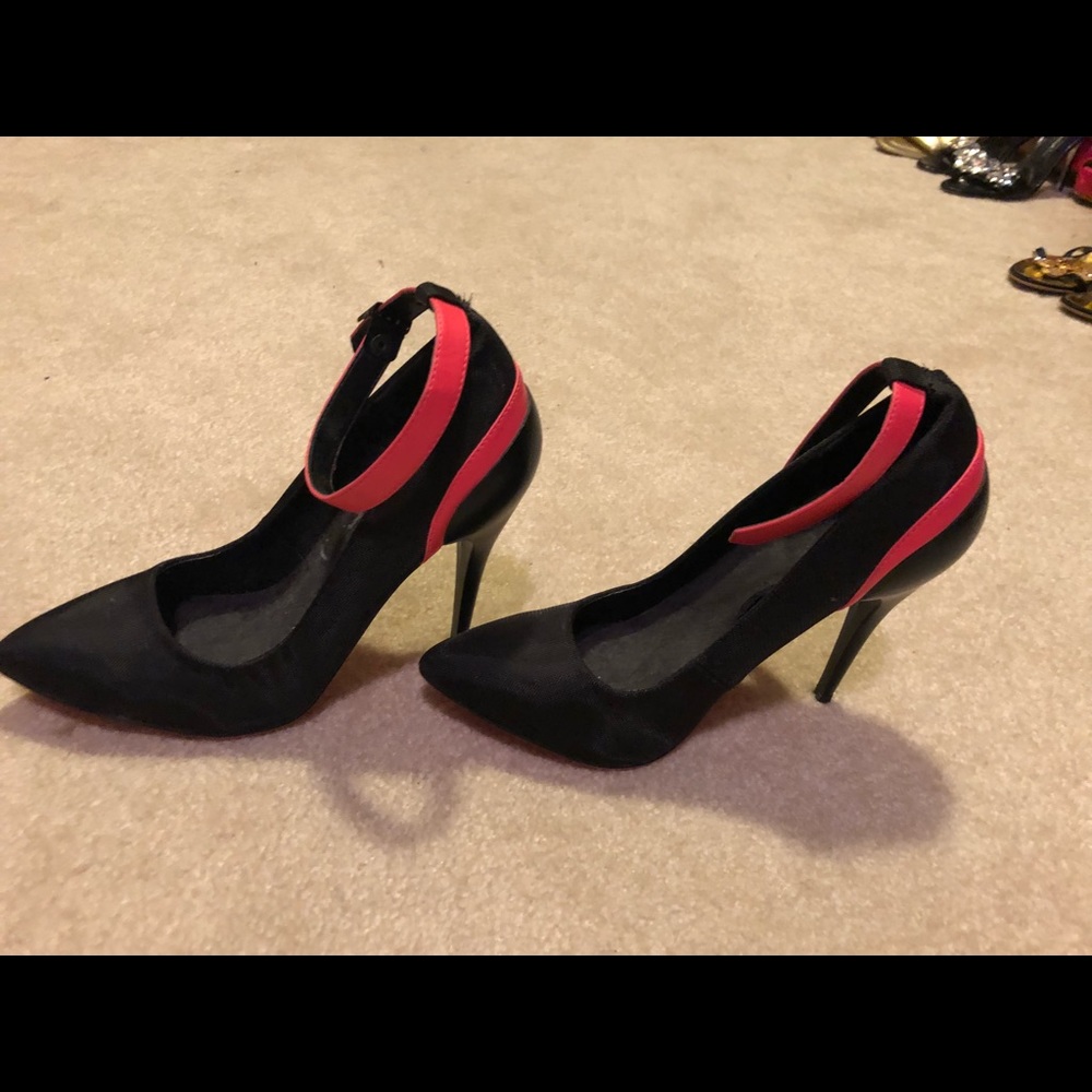 Hot Ankle heels...Aldo